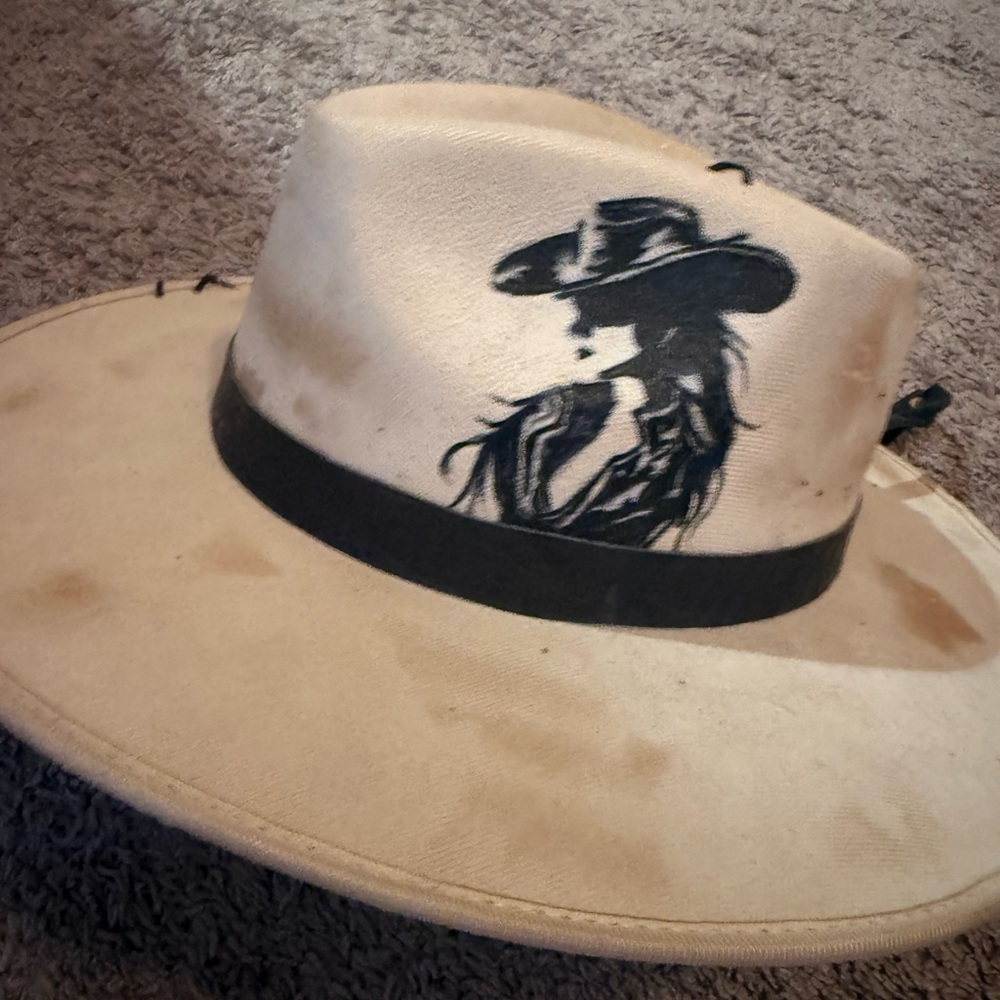 Stylish Cream Hat with Black Band